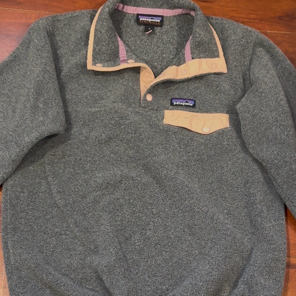Patagonia Women's Gray and Cream Cowl Sweater - Picture 10 of 14